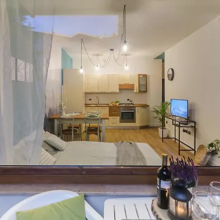Daire Interno 76 Di Tss' - Splendido Con Balcone Tranquillo & Parcheggio Privato - Perfetto Per Famiglie *